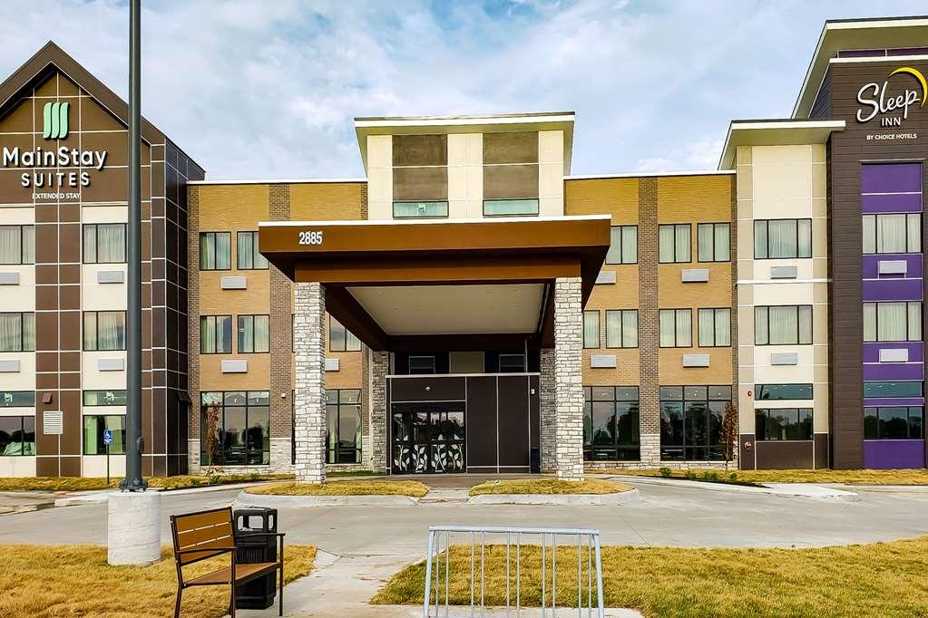 MainStay Suites Waukee-West Des Moines Exterior foto