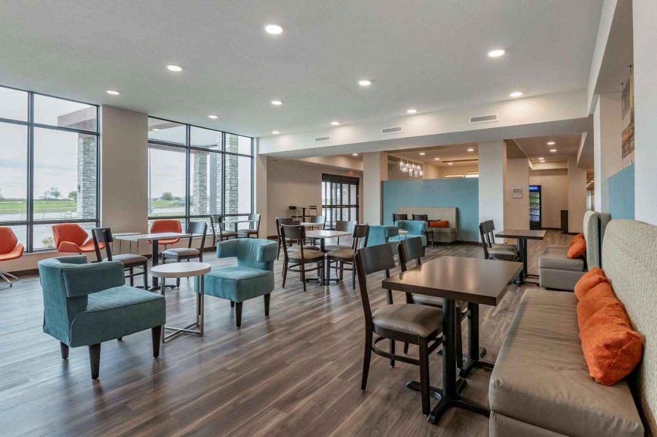 MainStay Suites Waukee-West Des Moines Exterior foto