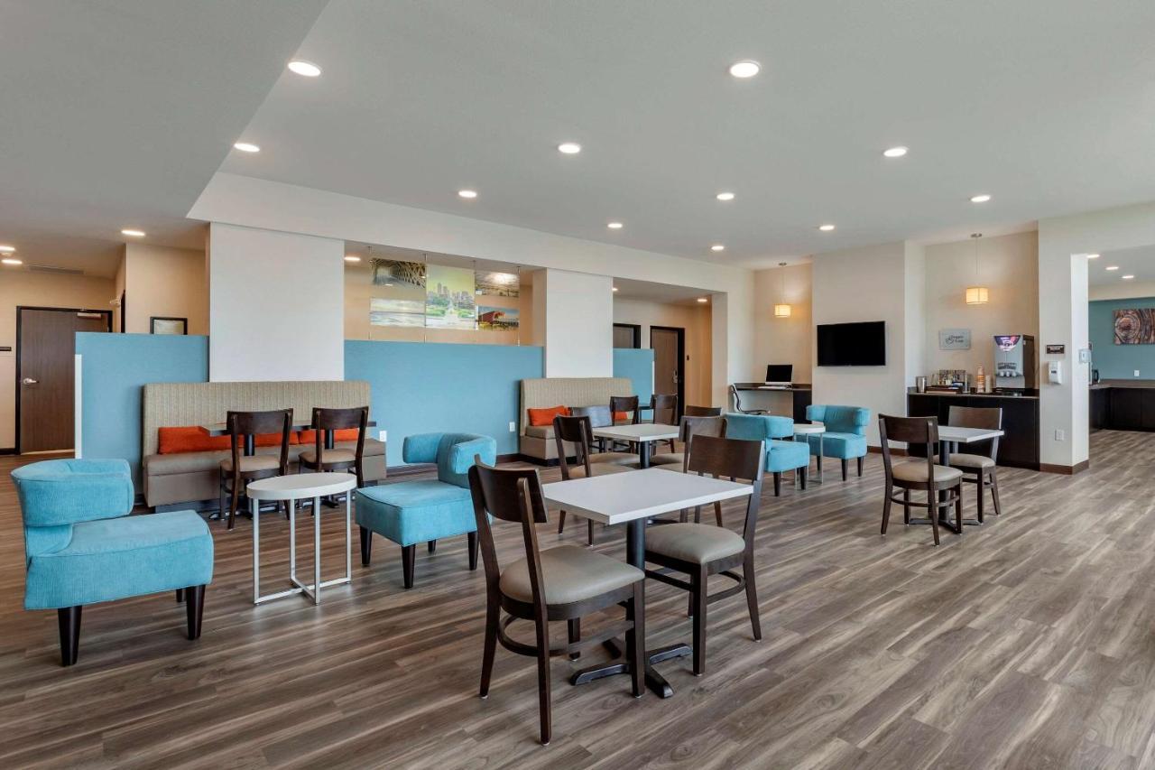 MainStay Suites Waukee-West Des Moines Exterior foto