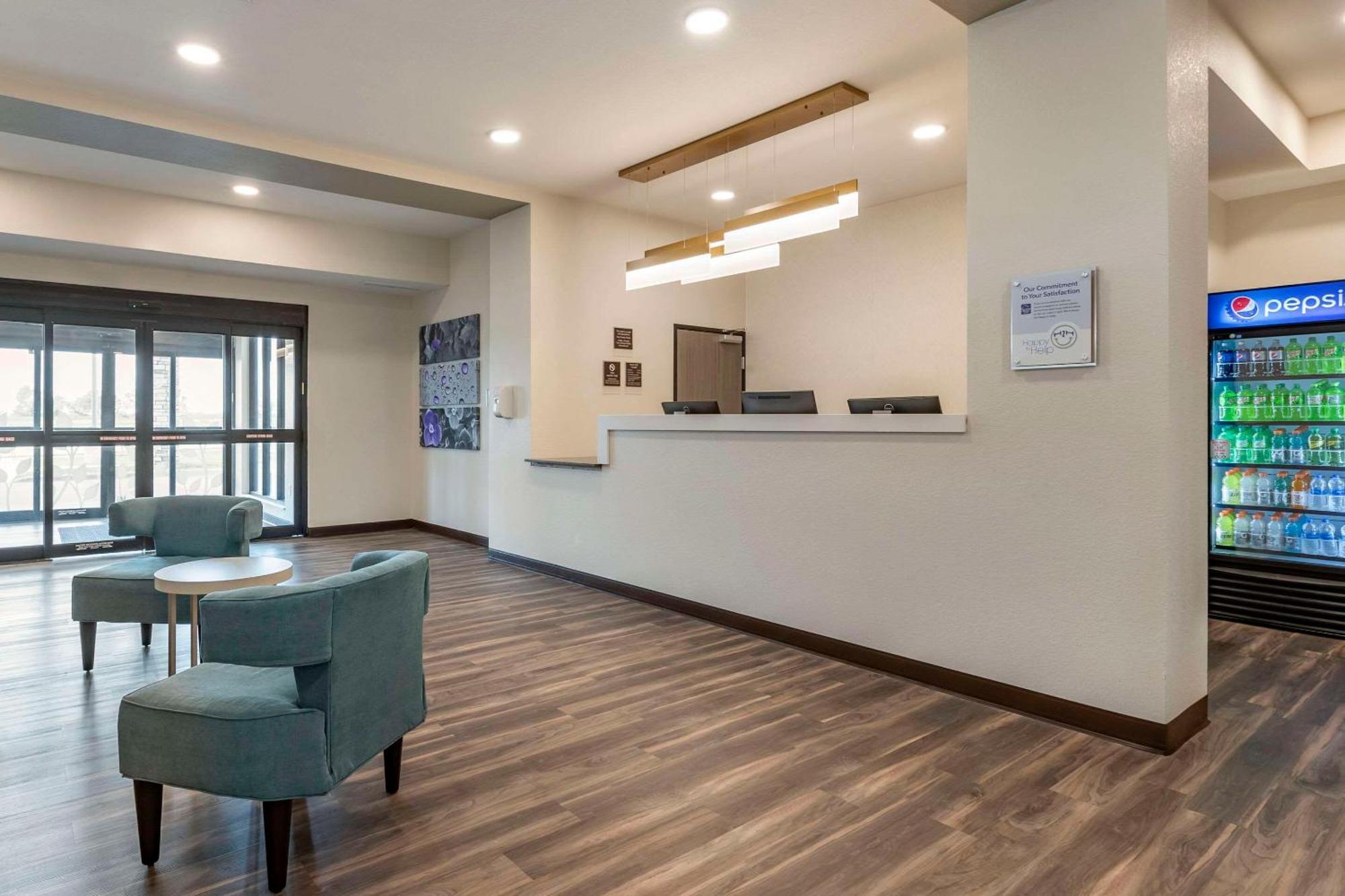 MainStay Suites Waukee-West Des Moines Exterior foto